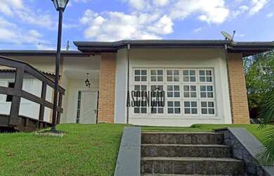 Imagem: A casa em condomínio possui 4 Dormitórios, 4 Banheiros, 5