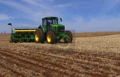 Imagem: A fazenda possui 8300000m² de Área e está localizado em Centro