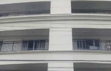 Imagem: O apartamento possui 3 Dormitórios, 1 Banheiro, 2 Vagas na