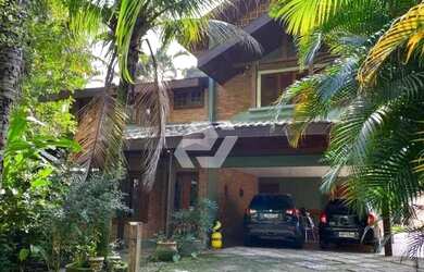 Imagem: A casa possui 5 Dormitórios, 5 Banheiros, 5 Vagas na garagem