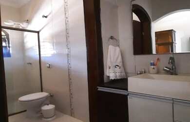 Imagem 14: Casa com piscina para venda no Jardim Aruan em Caraguatatuba