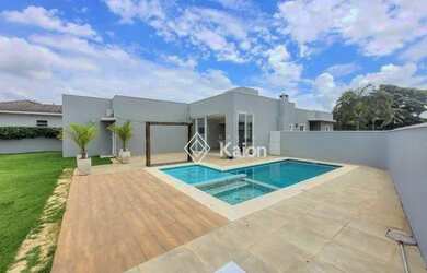 Imagem: A casa em condomínio à venda possui 3 Dormitórios, 5 Banheiros