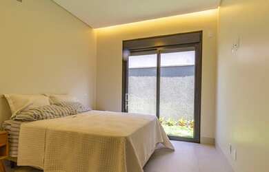 Imagem 8: Casa com 4 SUÍTES à venda, 287 m² por R$ 2.800.000 - Residencial Goiânia...