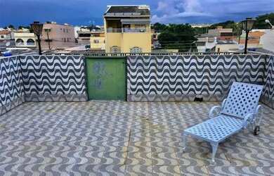 Imagem: A casa possui 5 Dormitórios, 4 Banheiros, 2 Vagas na garagem