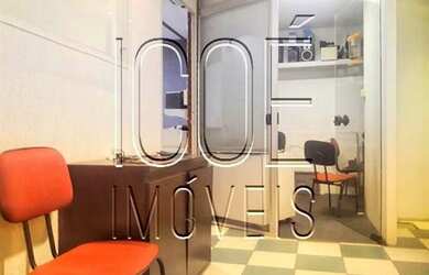 Imagem: O depósito possui 1 Vaga na garagem, 56m² de Área e está