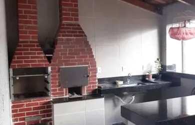 Imagem: A casa possui 3 Dormitórios, 3 Banheiros, 5 Vagas na garagem