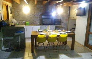 Imagem: A casa em condomínio possui 3 Dormitórios, 3 Banheiros, 4