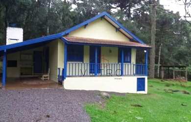 Imagem: A casa possui 3 Dormitórios, 1 Banheiro, 1 Vaga na garagem