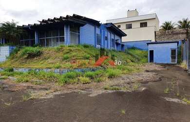 Imagem: O depósito possui 3 Vagas na garagem, 419m² de Área e está