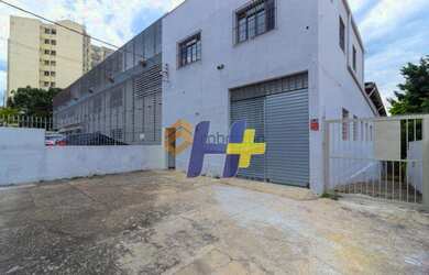 Imagem: O depósito possui 3 Vagas na garagem, 440m² de Área e está