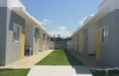 Imagem: A casa possui 2 Dormitórios, 1 Banheiro, 1 Vaga na garagem