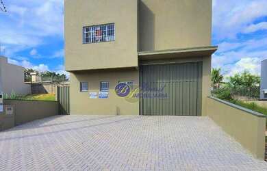 Imagem: O depósito possui 3 Vagas na garagem, 135m² de Área e está