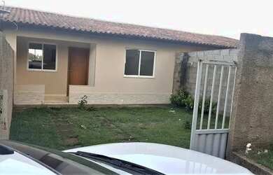 Imagem: A casa possui 2 Dormitórios, 2 Banheiros, 3 Vagas na garagem