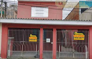 Imagem: A casa possui 3 Dormitórios, 3 Banheiros, 2 Vagas na garagem