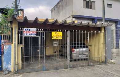 Imagem: A casa possui 4 Dormitórios, 3 Banheiros, 2 Vagas na garagem