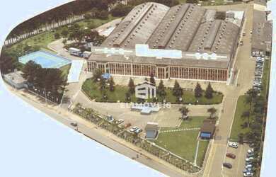 Imagem: O depósito possui 5 Vagas na garagem, 12.500m² de Área e