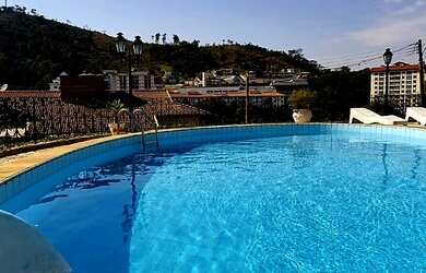 Imagem 4: Luxuosa residência. Piscina, Varanda, 780m² de Áreae4 Vagas na garagem