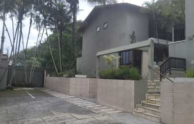 Imagem: A casa em condomínio possui 3 Dormitórios, 2 Banheiros, 2