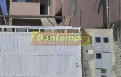 Imagem: A casa possui 2 Dormitórios, 1 Banheiro, 1 Vaga na garagem