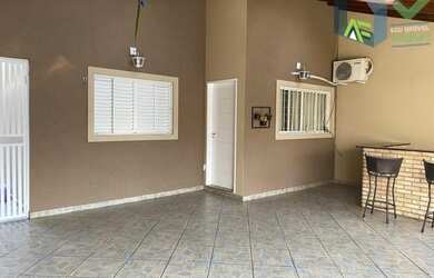 Imagem 2: Casa Térrea em excelente localização, fino acabamento, Piscina e Churrasqueira