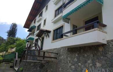 Imagem: O apartamento possui 3 Dormitórios, 1 Banheiro, 2 Vagas na