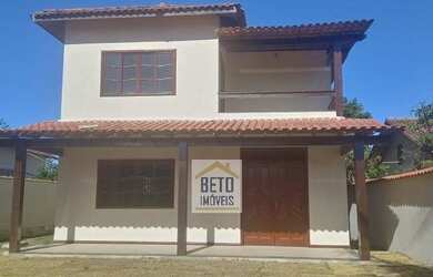 Imagem: A casa possui 3 Dormitórios, 3 Banheiros, 5 Vagas na garagem