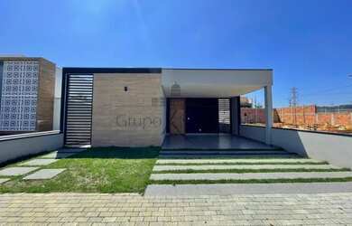 Imagem: A casa em condomínio possui 3 Dormitórios, 4 Banheiros, 4