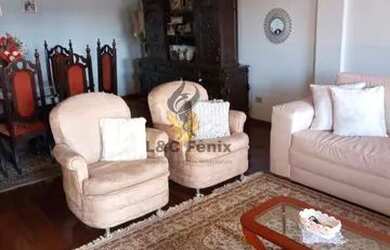 Imagem: A casa possui 4 Dormitórios, 3 Banheiros, 2 Vagas na garagem