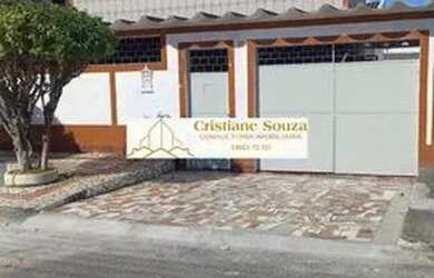 Imagem: A casa possui 3 Dormitórios, 2 Banheiros, 2 Vagas na garagem