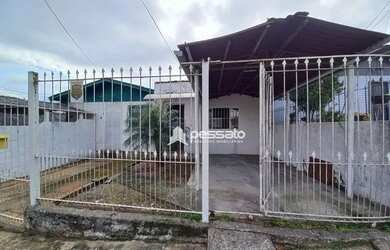 Imagem: A casa possui 3 Dormitórios, 1 Banheiro, 1 Vaga na garagem