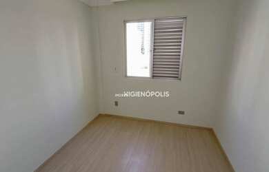 Imagem: O apartamento possui 3 Dormitórios, 1 Banheiro, 1 Vaga na garagem