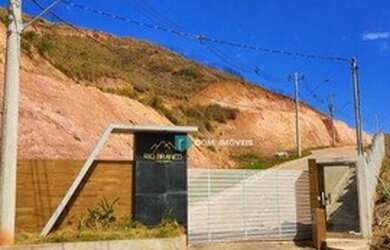 Imagem: O terreno possui 301m² de Área e está localizado em Quintas