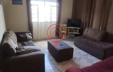 Imagem: A casa possui 3 Dormitórios, 2 Banheiros, 1 Vaga na garagem