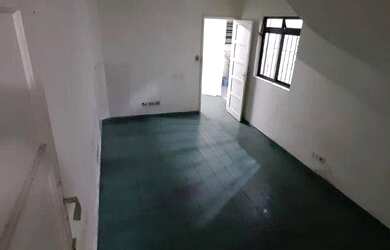 Imagem: O depósito possui 2 Vagas na garagem e 190m² de Área e está