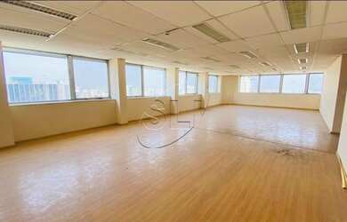 Imagem: O depósito possui 1 Vaga na garagem, 285m² de Área e está