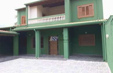 Imagem: A casa possui 5 Dormitórios, 2 Banheiros e 200m² de Área