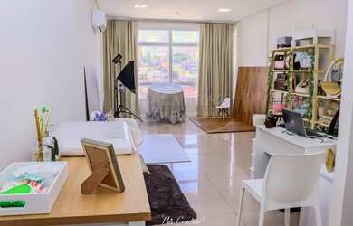 Imagem: O depósito à venda possui 2 Vagas na garagem e 72m² de Área