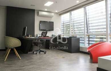 Imagem: O depósito possui 2 Vagas na garagem, 144m² de Área e está