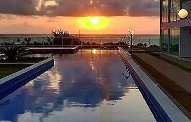 Imagem: A casa possui 3 Dormitórios, 2 Vagas na garagem e está localizado