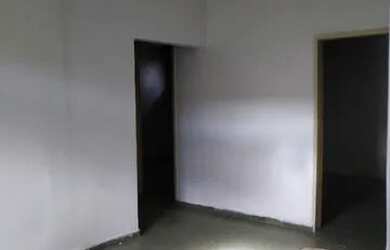 Imagem: A casa possui 4 Dormitórios, 2 Banheiros, 1 Vaga na garagem