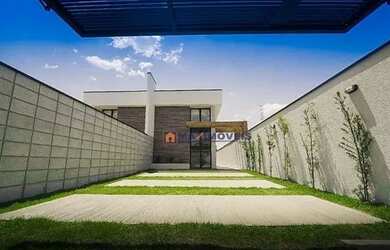 Imagem: A casa possui 3 Dormitórios, 5 Banheiros, 2 Vagas na garagem