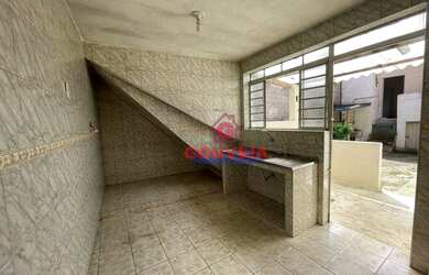 Imagem: A casa possui 3 Dormitórios, 3 Banheiros, 1 Vaga na garagem