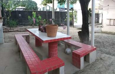 Imagem: A casa possui 3 Dormitórios, 2 Banheiros, 3 Vagas na garagem