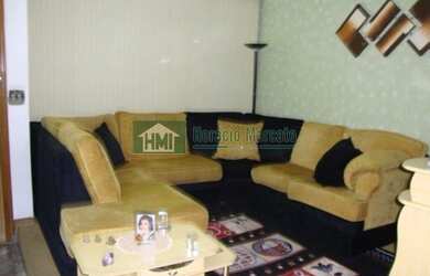 Imagem: A casa possui 3 Dormitórios, 3 Banheiros, 2 Vagas na garagem