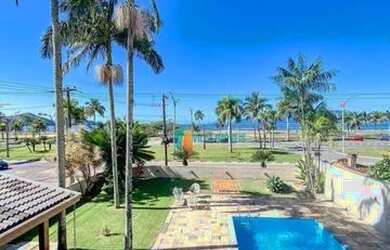 Imagem: A casa possui 5 Dormitórios, 5 Banheiros, 5 Vagas na garagem