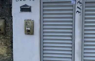 Imagem: A casa possui 2 Dormitórios e 2 Banheiros e está localizado