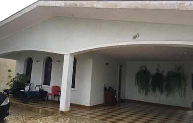 Imagem 9: Casa Residencial. Varanda, 215m² de Área, 3 Vagas na garageme3 Dormitórios