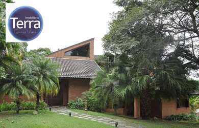 Imagem: A casa em condomínio possui 4 Dormitórios, 5 Banheiros, 4