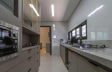 Imagem 2: Casa com 4 SUÍTES à venda, 287 m² por R$ 2.800.000 - Residencial Goiânia...