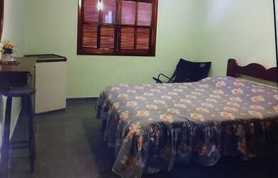 Imagem: A casa possui 2 Dormitórios, 3 Banheiros, 3 Vagas na garagem